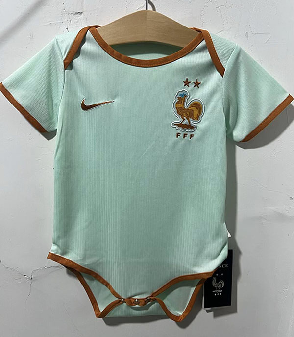 2026 France away baby